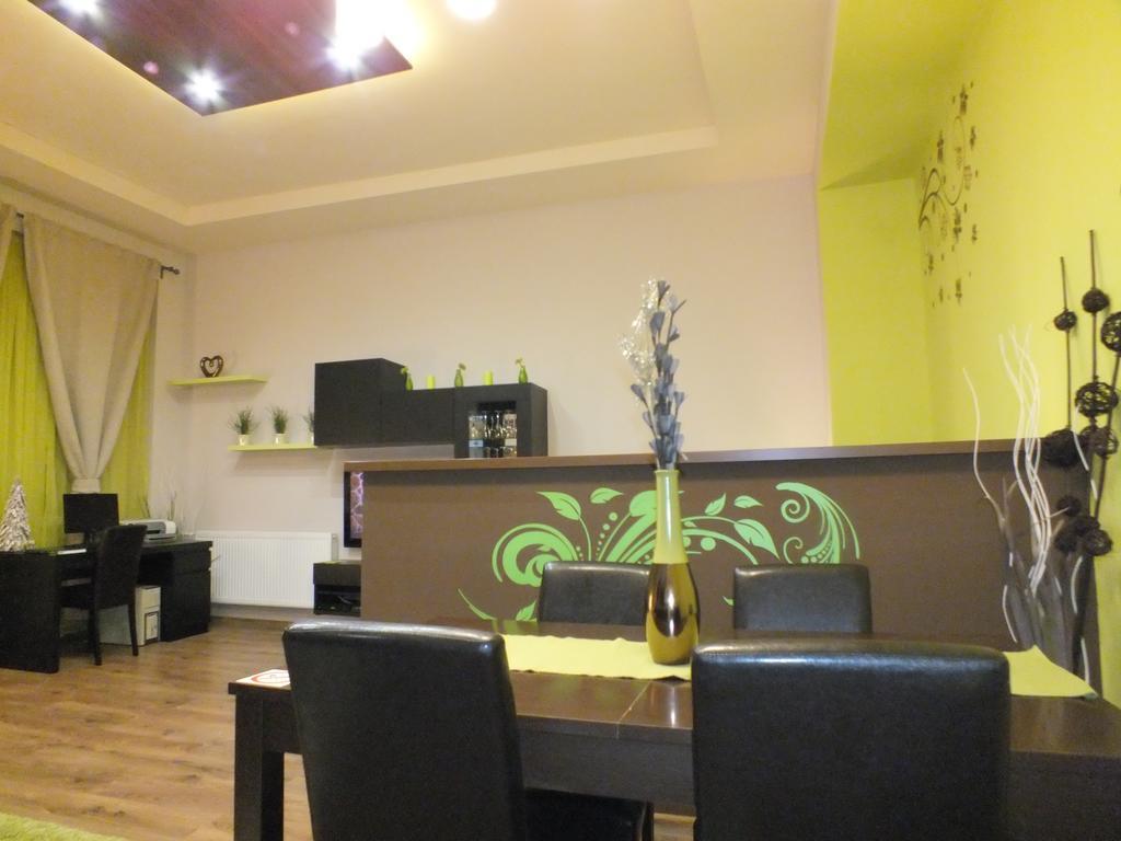 Standard Apartment By Hi5 - Feherhajo Budapest Room photo